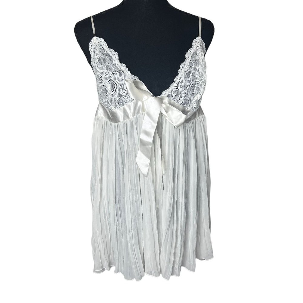 Victoria's Secret Ivory Lace Satin-Trim Chemise